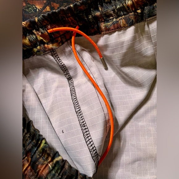 mnml Summer Shorts, Real Tree Camo, Orange Drawstring Men's XXL, NWT + Defect - Picture 4 of 7